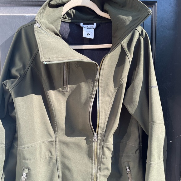 Women’s Columbia Trench Coat - Picture 4 of 13